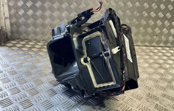BMW 5 GT F07 Heater fan/blower 9243949