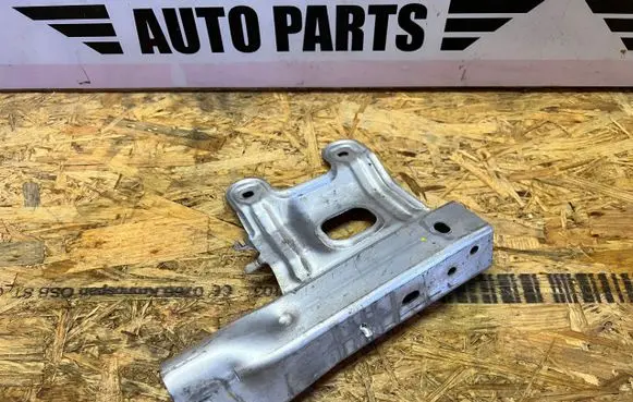 BMW 2 F22 F23 Front bumper mounting bracket 7266194