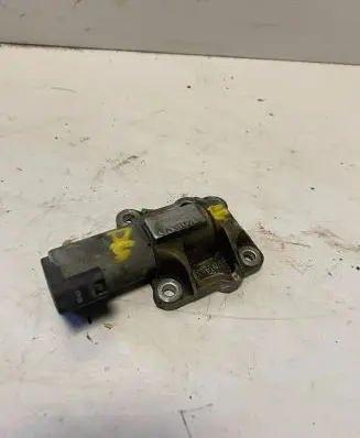 Volvo S60 Turbo solenoid valve 8670421