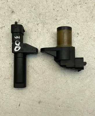 Mercedes-Benz R AMG W251 Camshaft position sensor A0031539728 440504 A642153