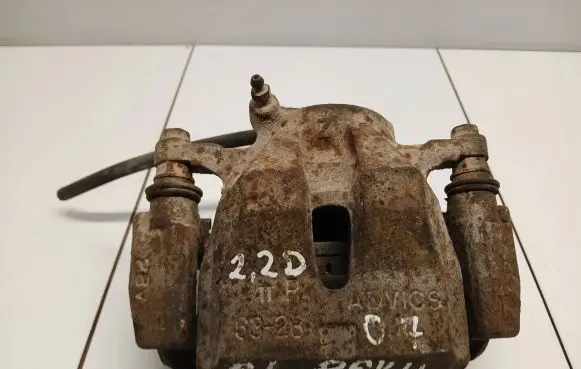 Toyota RAV 4 (XA30) Front brake caliper