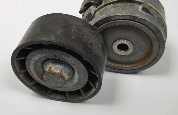 Alfa Romeo GT Timing belt tensioner 1331121