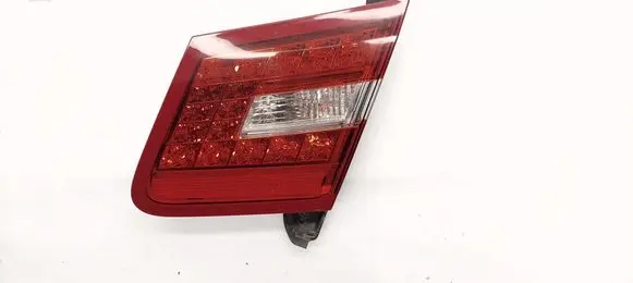 Tailgate rear/tail lights
