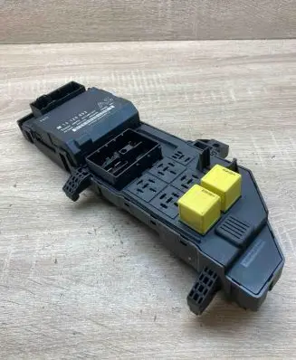 Opel Signum Fuse module 13120953 24443147