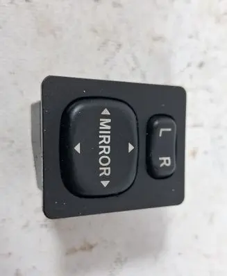 Toyota Corolla Verso AR10 Wing mirror switch 769746
