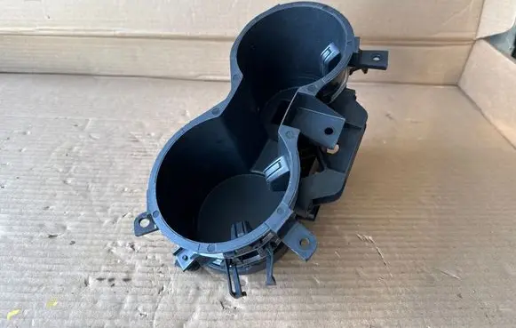 Ford Mustang VI Cup holder FR3B63045P28A T20025S840F