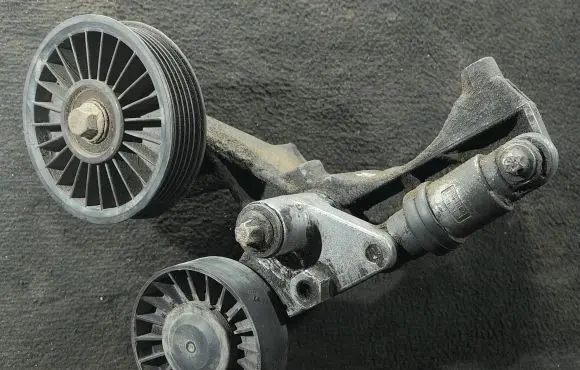 Opel Astra G Generator/alternator bracket 90529917