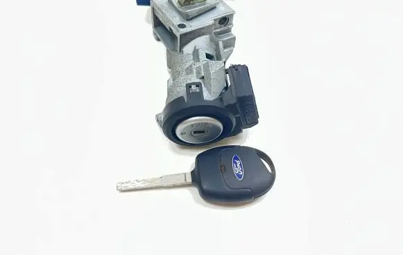 Ford Focus C-MAX Ignition lock 3M513F880AC