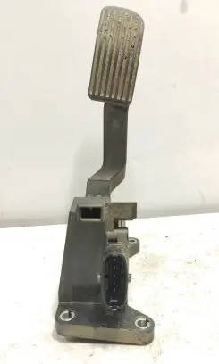 Mercedes-Benz Vito Viano W639 Accelerator throttle pedal A6393000604 387501554 0281002561