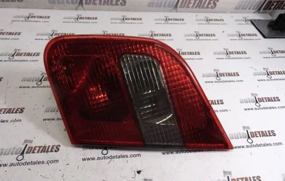 Mitsubishi Carisma Tailgate rear/tail lights