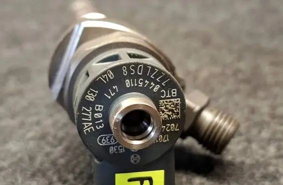 Audi Q5 SQ5 Fuel injector 04L130277AE