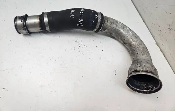 Intercooler hose/pipe