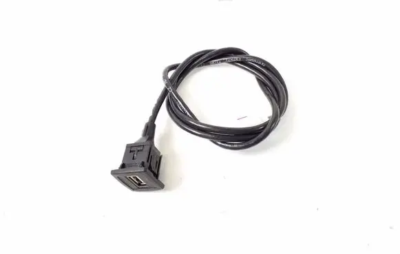 Mercedes-Benz CLA C117 X117 W117 USB socket connector A1178200315