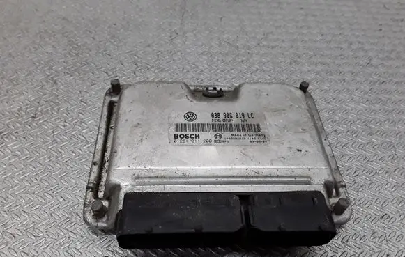 Volkswagen Golf IV Engine control unit/module 0281011200 038906019LC