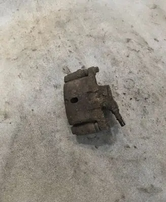 Mitsubishi Pajero Rear brake caliper 