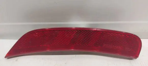 Chrysler Pacifica Rear tail light reflector 68229425AA