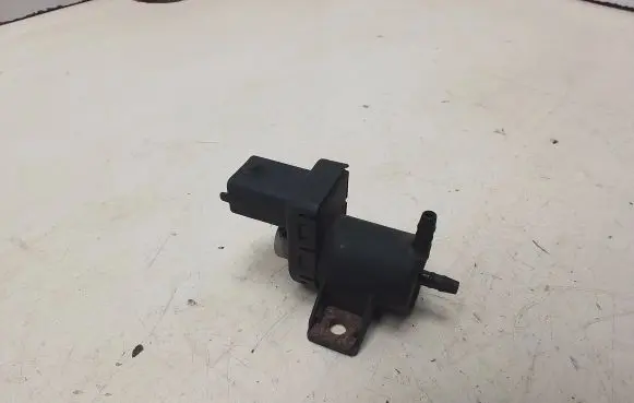 Opel Insignia A Vacuum valve 55566051 1150 EM152