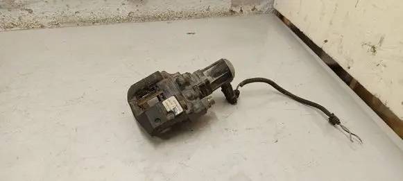 Tesla Model S Hand brake/parking brake motor 22B70102002E