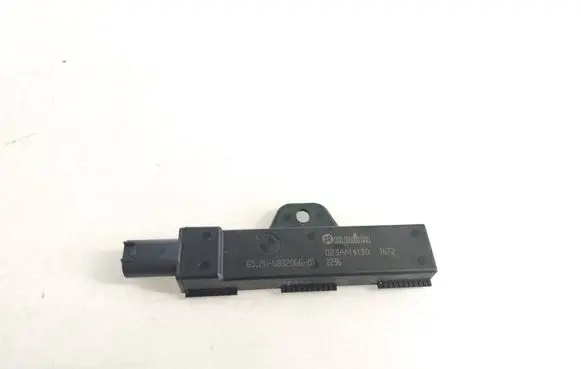 BMW X4 G02 Keyless system antenna 6832066