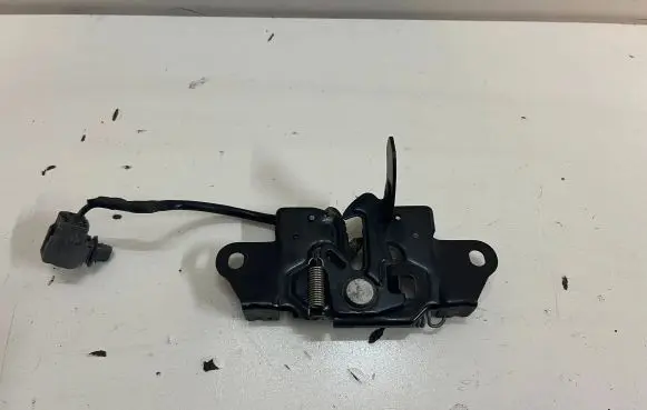 Mazda 2 Engine bonnet/hood lock/catch