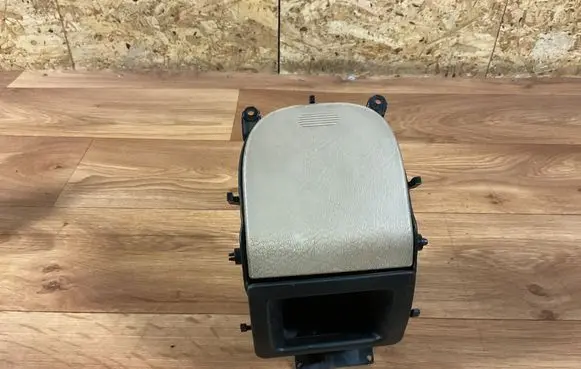 Mercedes-Benz ML W163 Cup holder A1636800458