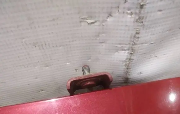 Renault Clio III Tailgate/trunk/boot hinge