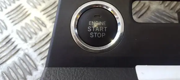 Toyota Corolla Verso AR10 Engine start stop button switch 15a7101 684-2a84b