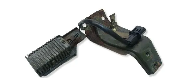 Mitsubishi 3000 GT Ignition amplifier control unit 