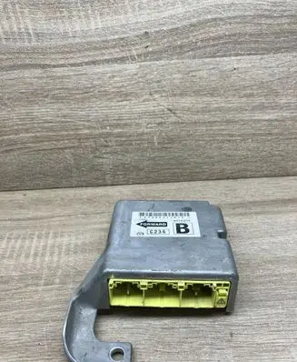 Mazda 5 Airbag control unit/module W2T80274