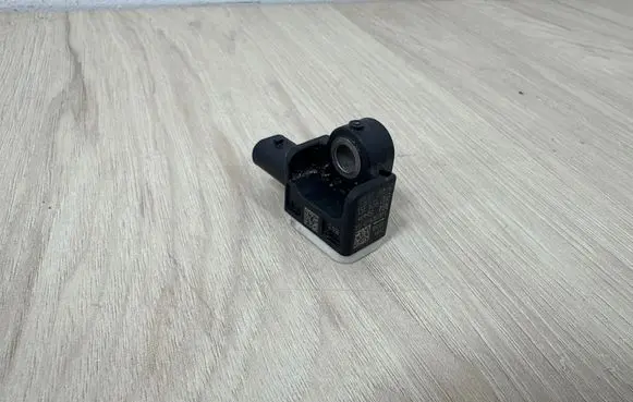 Volkswagen Polo V 6R Airbag deployment crash/impact sensor 2H0959351