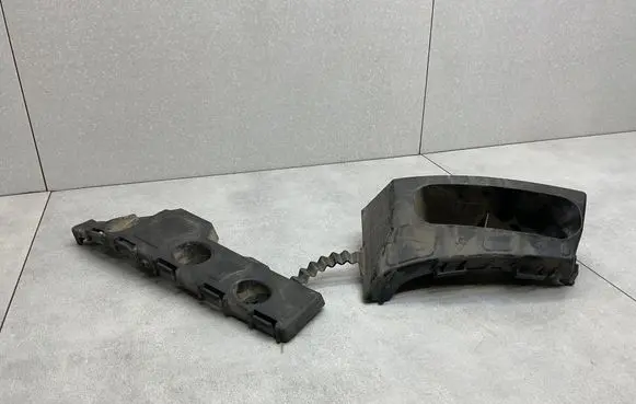 Opel Mokka X Rear bumper mounting bracket 42616244