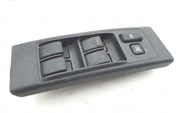 Toyota Corolla Verso AR10 Electric window control switch 848200F03000 848200F030