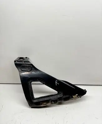 Front bumper mounting bracket
