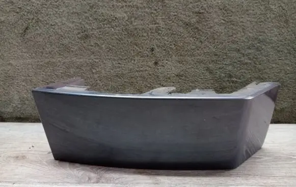 Rear/tail light trim molding