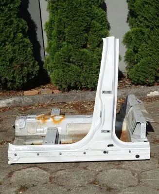 Ford Escort Pillar (middle) 
