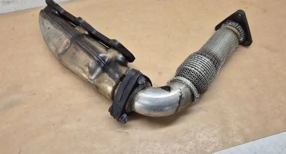 Audi A4 S4 B7 8E 8H Exhaust manifold 059253033M
