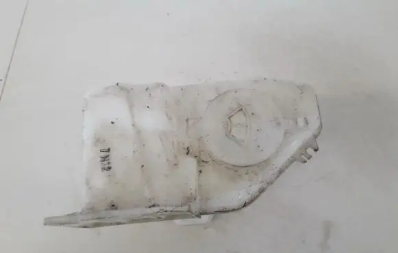 Mazda 323 Windshield washer fluid reservoir/tank 860142026 860142-026