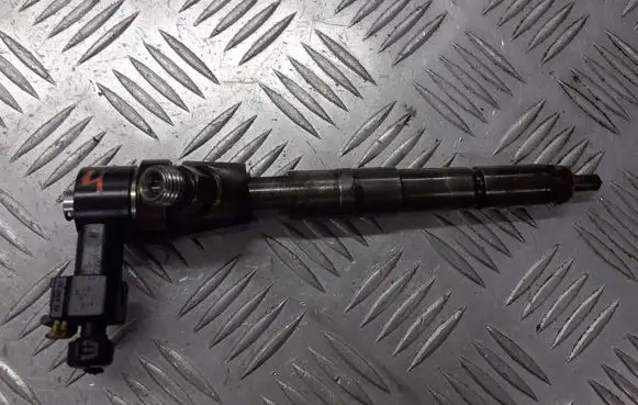 Alfa Romeo 147 Fuel injectors set 0445110111