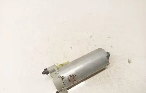 Mercedes-Benz CLS C219 Seat adjustment motor 0130002623