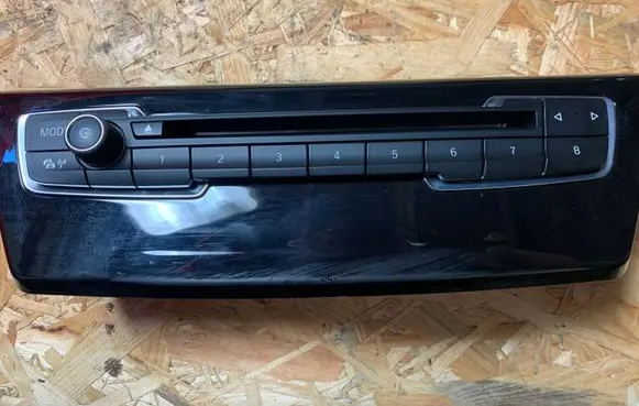 BMW 2 F45 Radio/CD/DVD/GPS head unit 9371455
