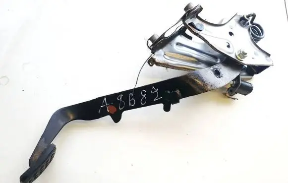 Toyota Avensis T250 Brake pedal