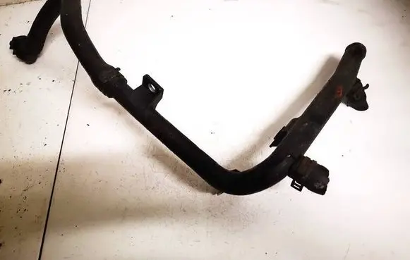 Volkswagen PASSAT B6 Engine coolant pipe/hose 03G121065AC