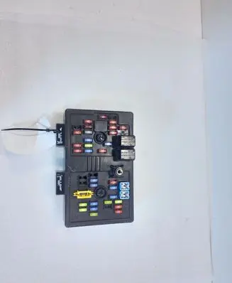 Chevrolet Captiva Fuse module 96821082
