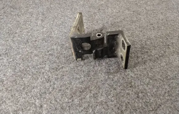 BMW X5 E53 Front door upper hinge 82651519 ES79 0405