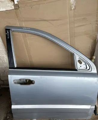 KIA Sorento Front door