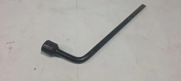 Toyota Prius (XW20) Wheel nut wrench 