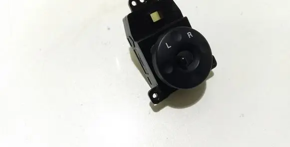 KIA Carens II Wing mirror switch 202005064