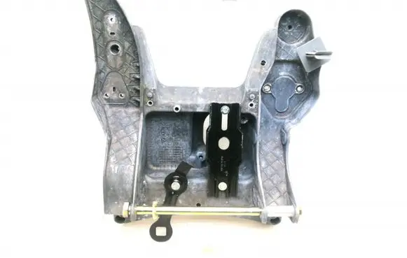 Audi Q7 4L Brake pedal bracket assembly 7L8723117