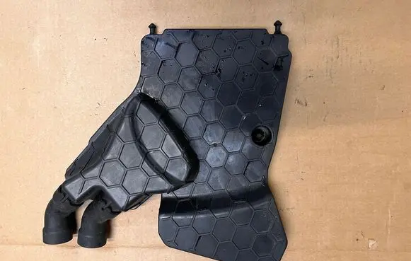 Mercedes-Benz E W238 Intake resonator A6540103102