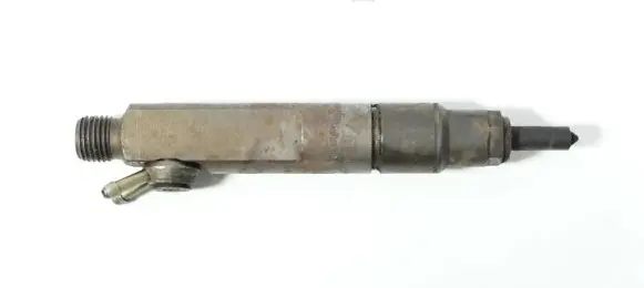 Audi A6 S6 C4 4A Fuel injector 046130201F